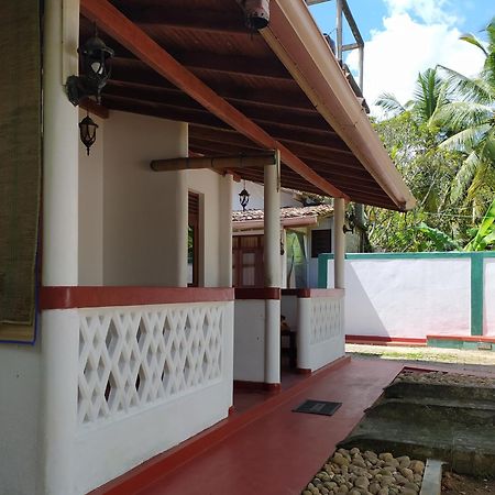 River Side Holiday Inn Weligama Bagian luar foto