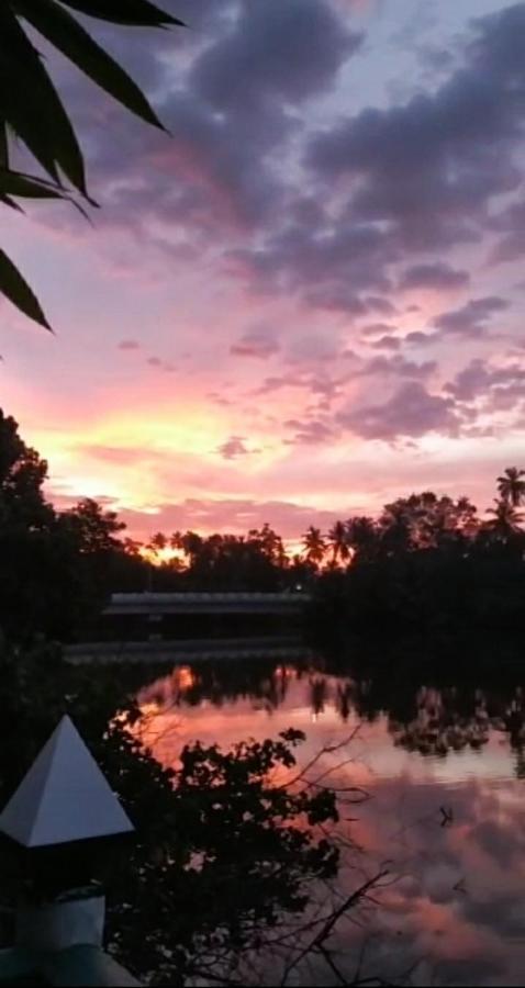 River Side Holiday Inn Weligama Bagian luar foto