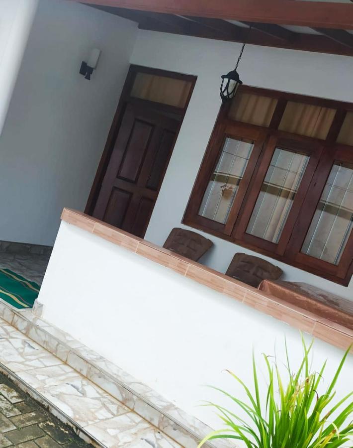 River Side Holiday Inn Weligama Bagian luar foto
