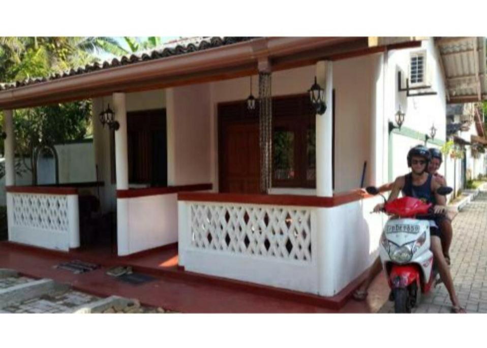 River Side Holiday Inn Weligama Bagian luar foto
