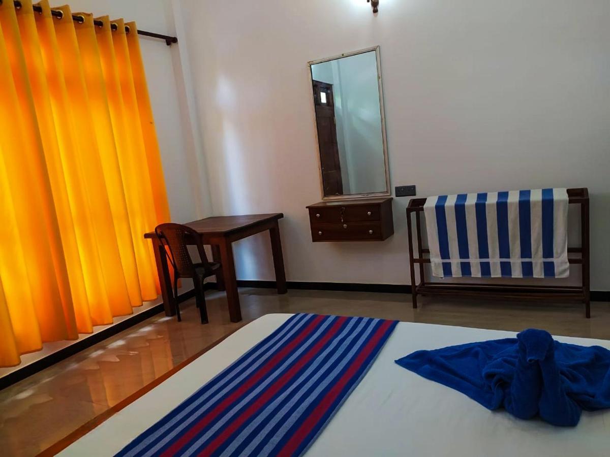 River Side Holiday Inn Weligama Bagian luar foto