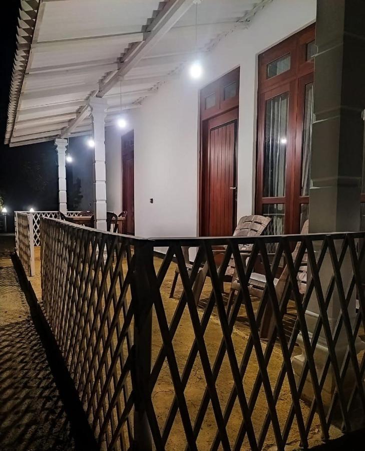 River Side Holiday Inn Weligama Bagian luar foto