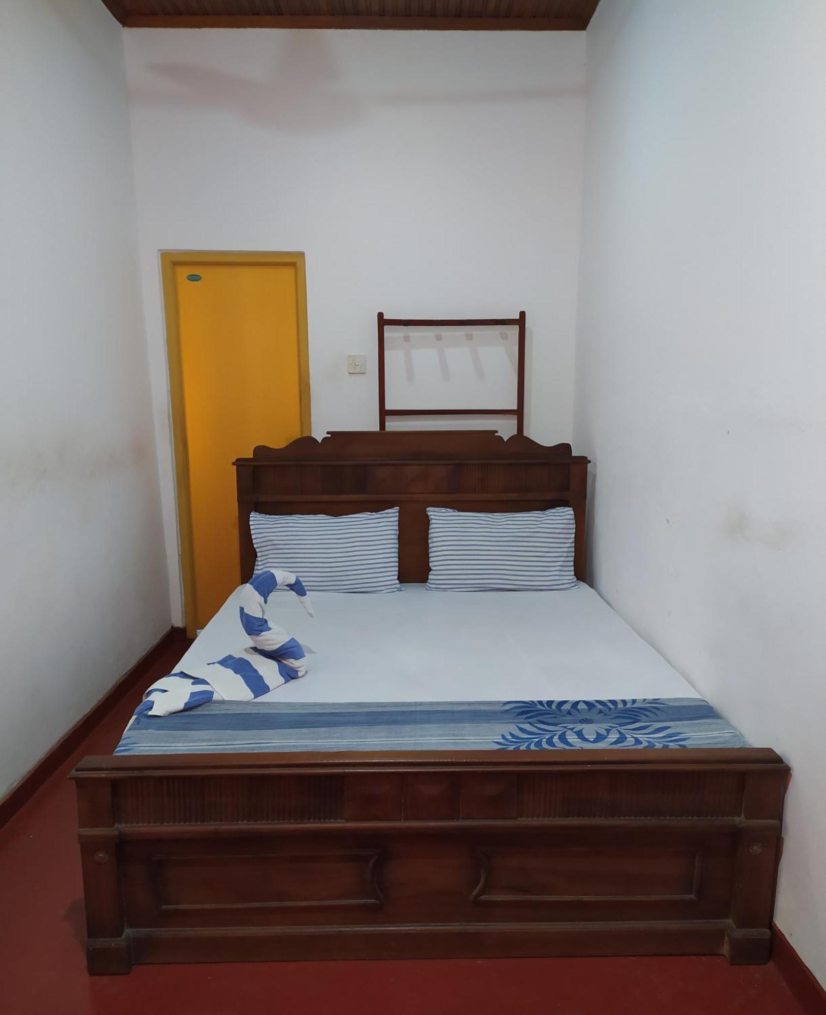 River Side Holiday Inn Weligama Bagian luar foto